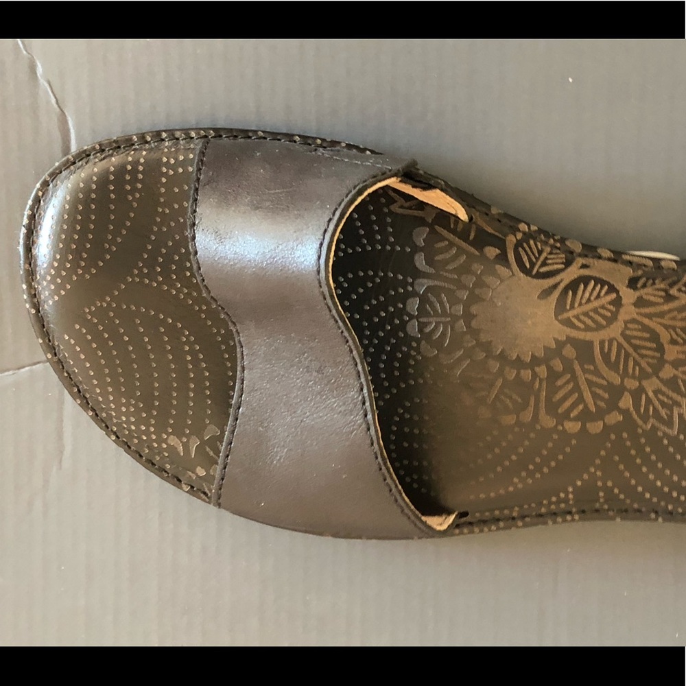 Like New Black BOGS Sandals - Picture 8 of 8